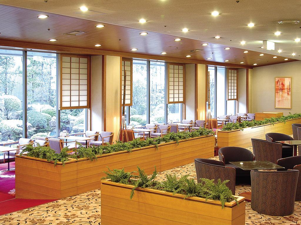 The Crown Palais New Hankyu Kochi Bagian luar foto