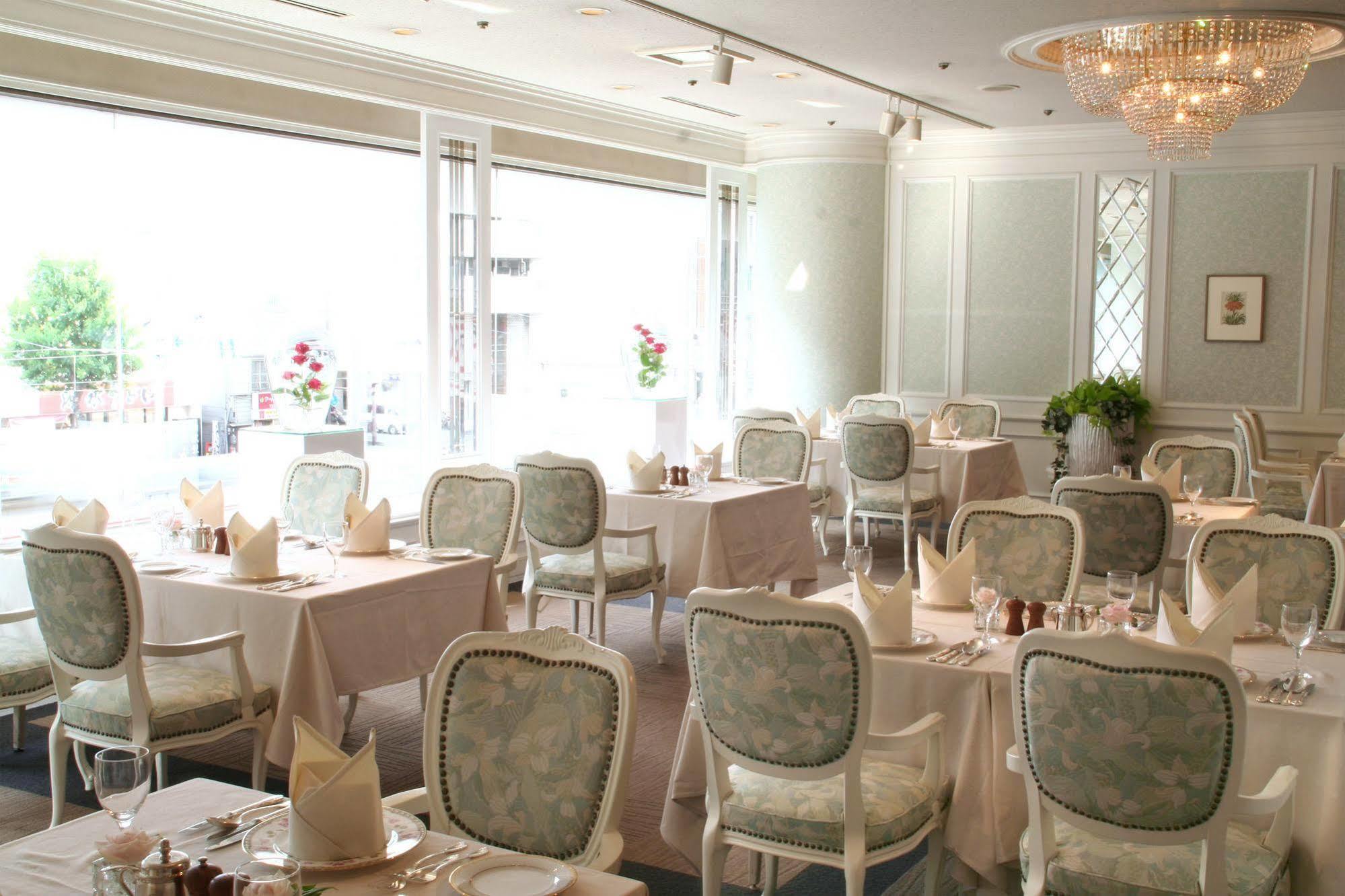 The Crown Palais New Hankyu Kochi Bagian luar foto