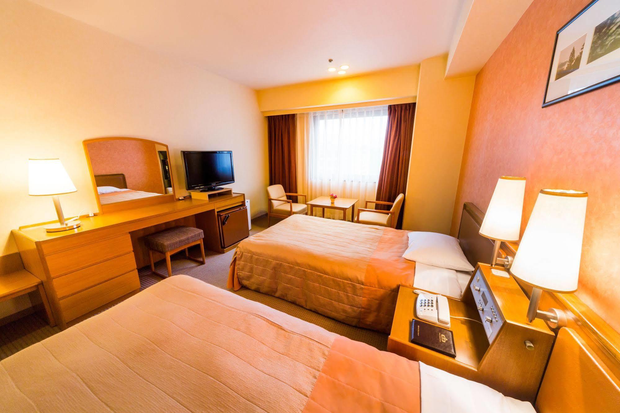 The Crown Palais New Hankyu Kochi Bagian luar foto