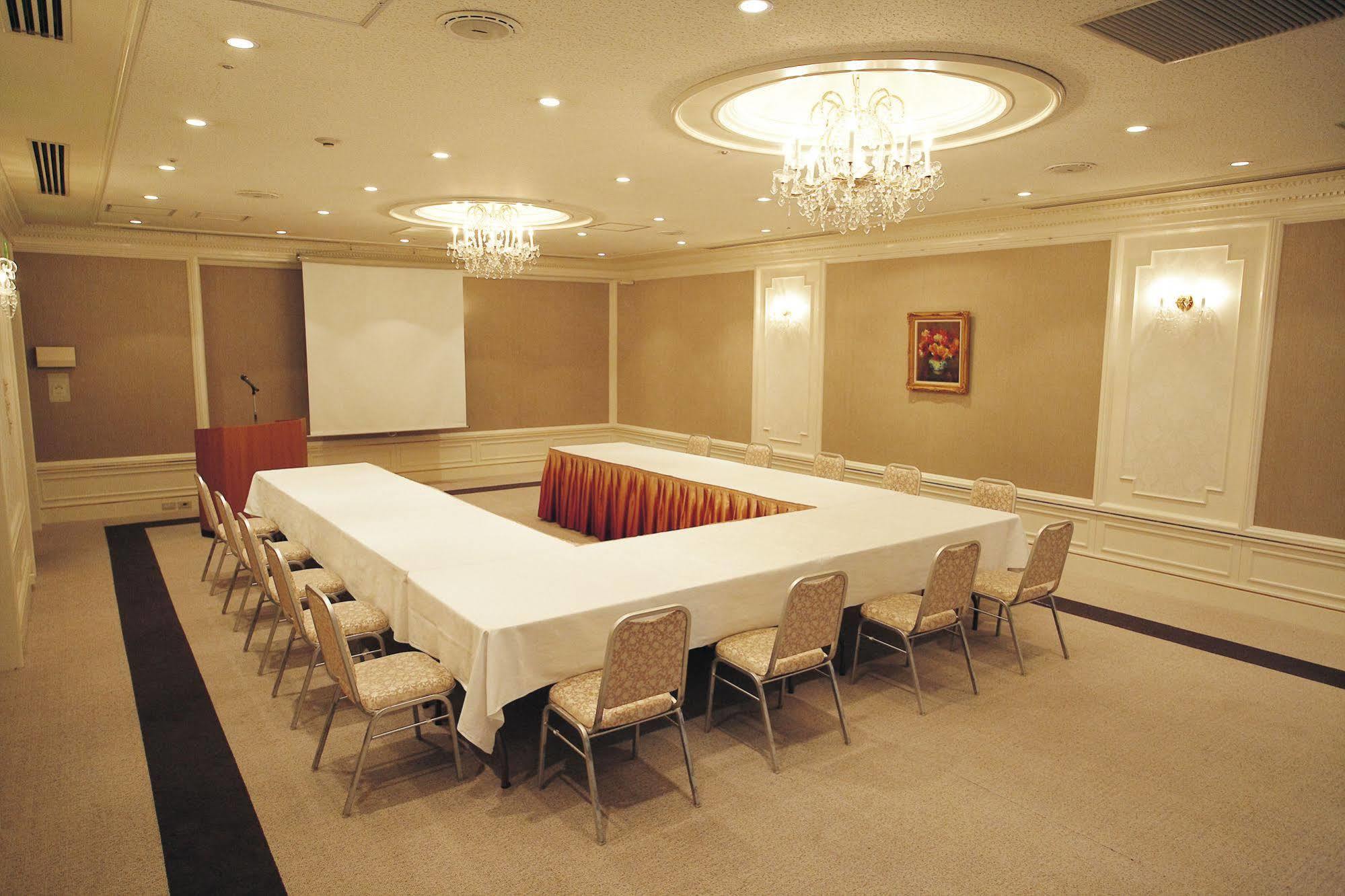 The Crown Palais New Hankyu Kochi Bagian luar foto